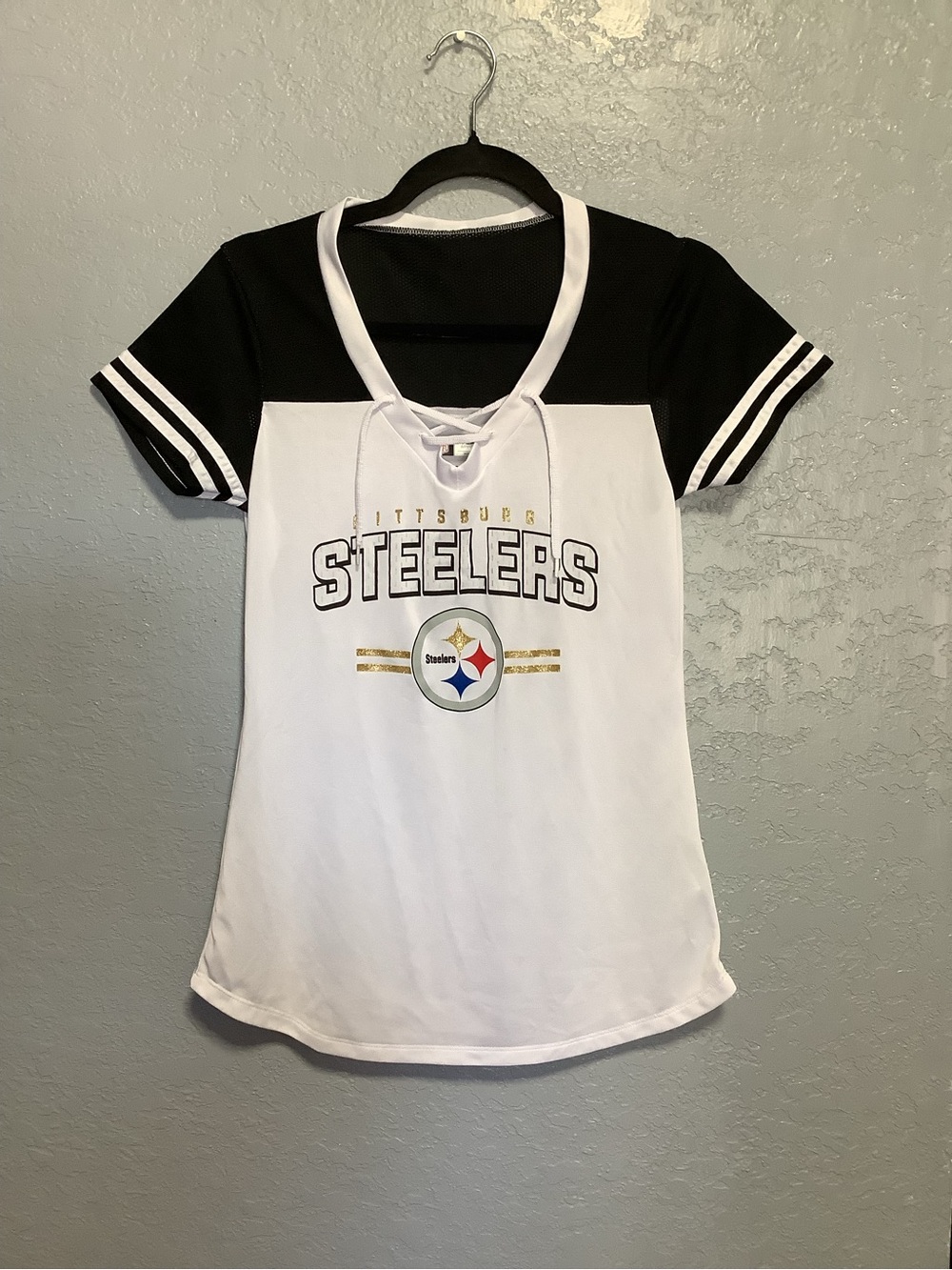 Pittsburgh Steelers NFL Women's Lace-Up V-Neck Shirt ~ Size M - Picture 5 of 11